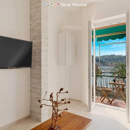 Giuly House, Terre Marine *