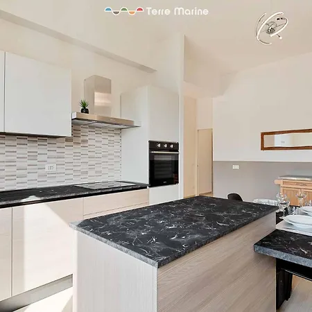 Giuly House, Terre Marine *