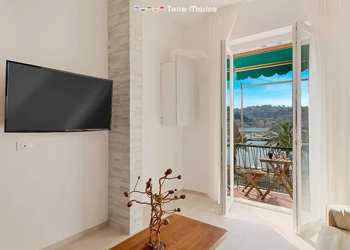 Giuly House, Terre Marine *